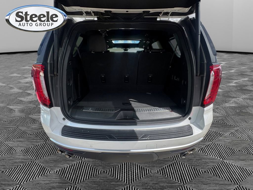 Used 2024 GMC Yukon Denali w/ Advanced Technology Package AWD/4WD image 19