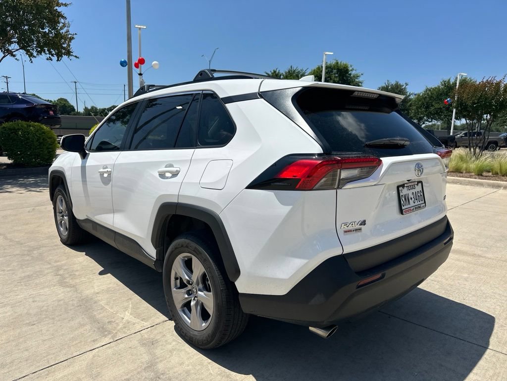 Certified 2022 Toyota RAV4 XLE FWD image 4