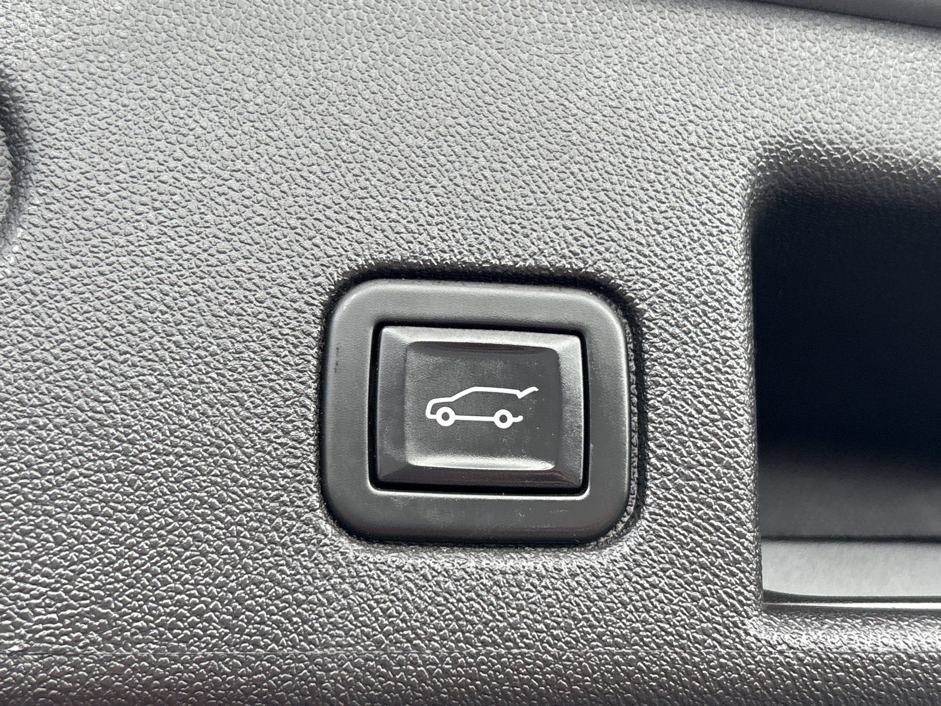 Used 2024 Chevrolet Equinox RS w/ LPO, Floor Liner Package FWD image 24