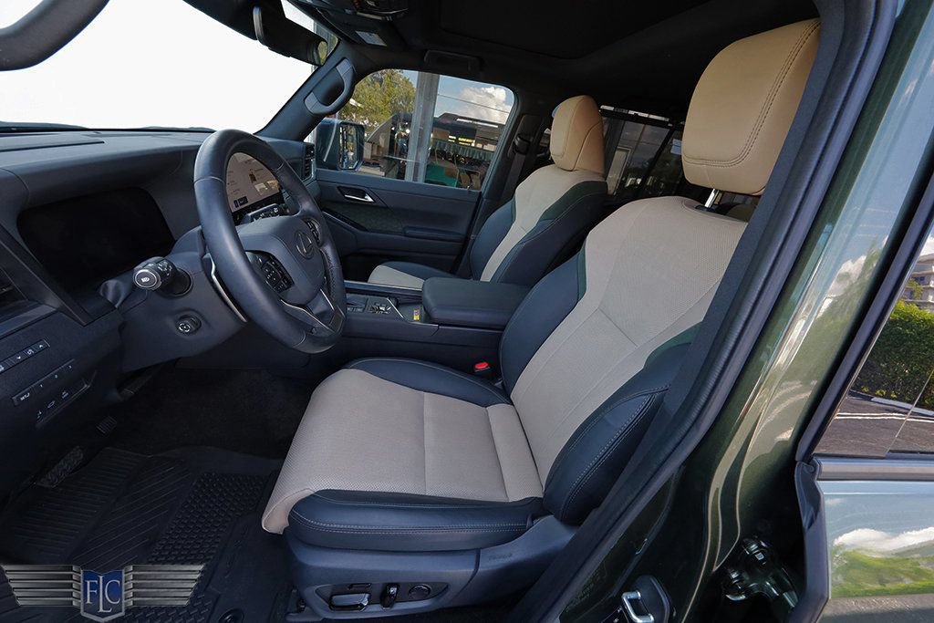 Used 2024 Lexus GX 550 AWD/4WD image 14