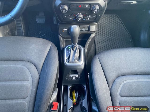 Used 2020 Jeep Renegade Latitude w/ Cold Weather Group image 12