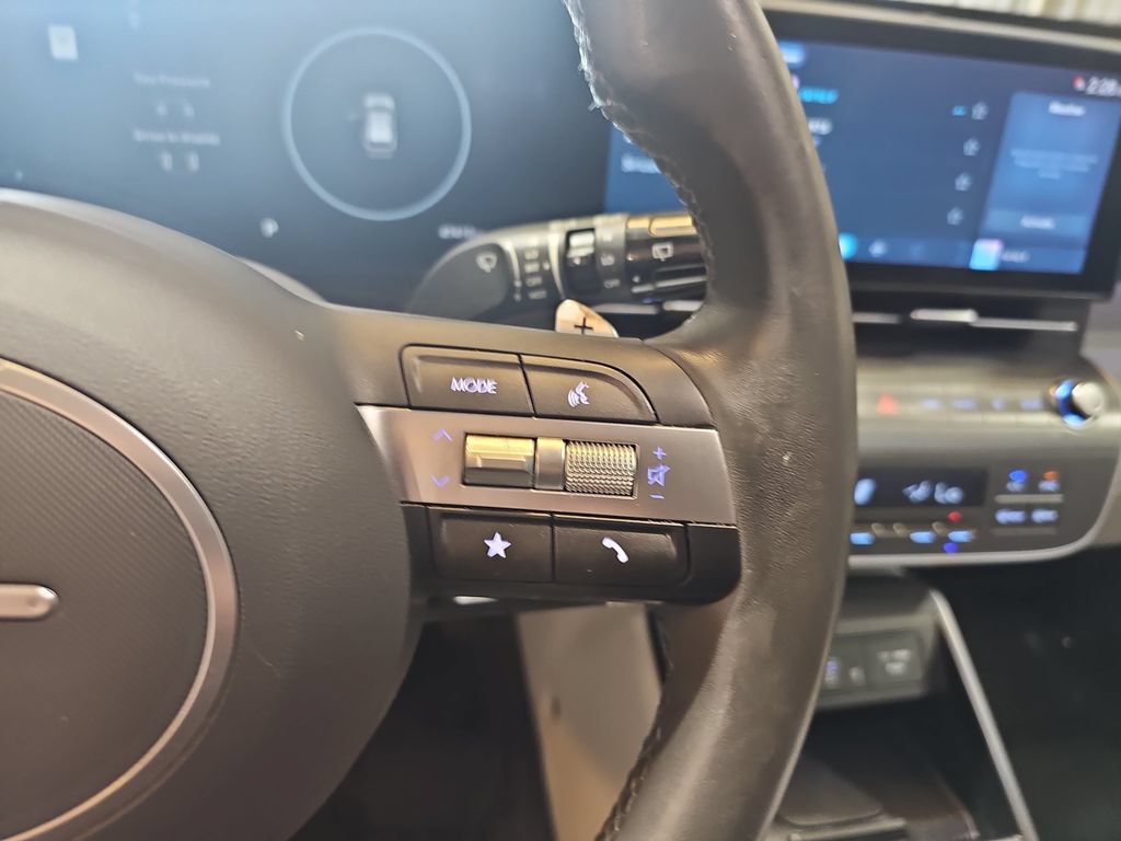 Certified 2024 Hyundai Kona Limited AWD/4WD image 18