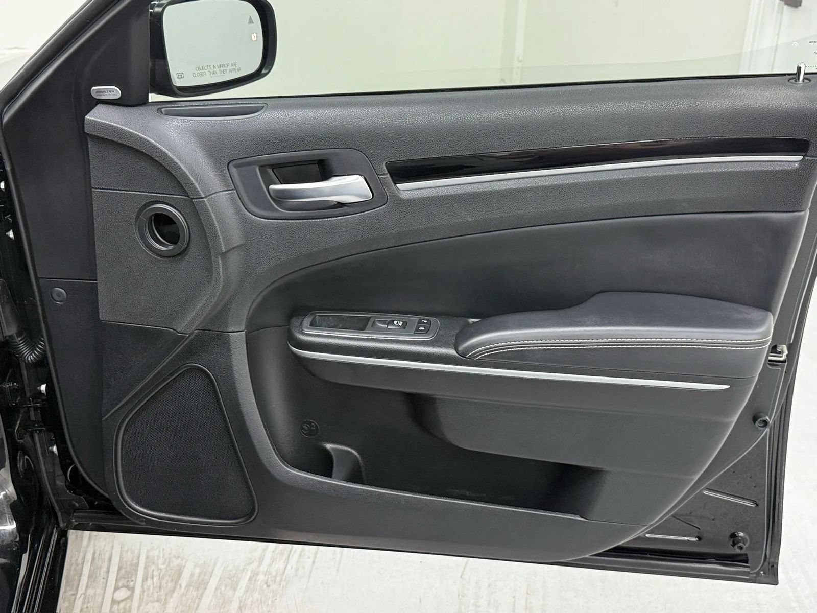 Used 2022 Chrysler 300 S RWD image 31