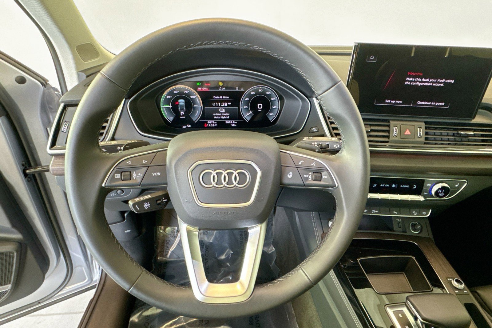 Used 2025 Audi Q5 e Premium Plus w/ Premium Plus Package AWD/4WD image 11