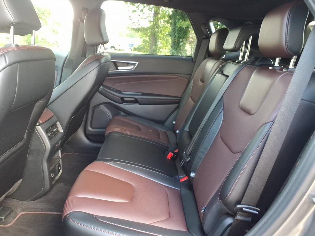 Certified 2022 Ford Edge Titanium w/ Equipment Group 301A AWD/4WD image 16