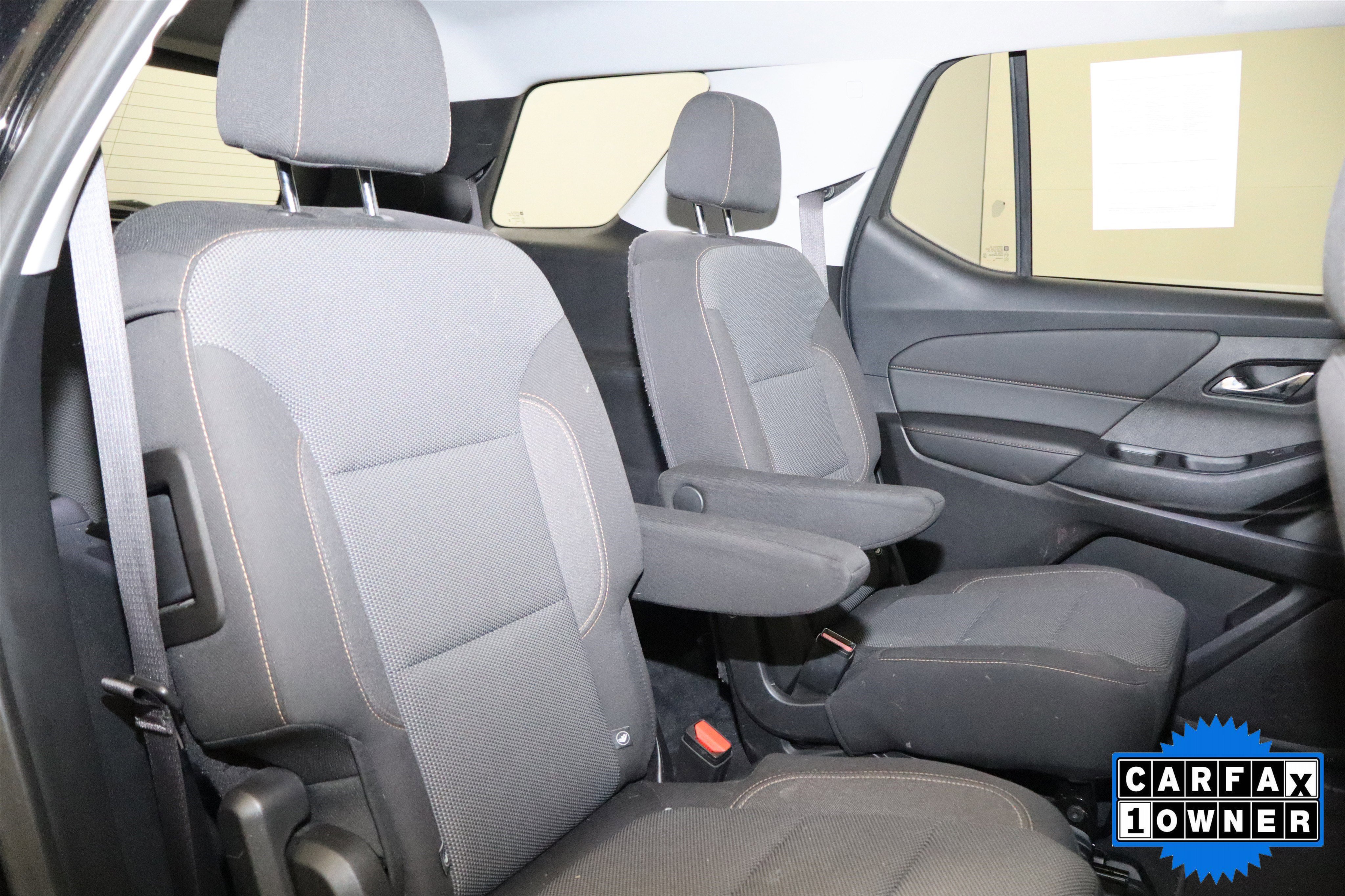 Used 2021 Chevrolet Traverse LT FWD image 21