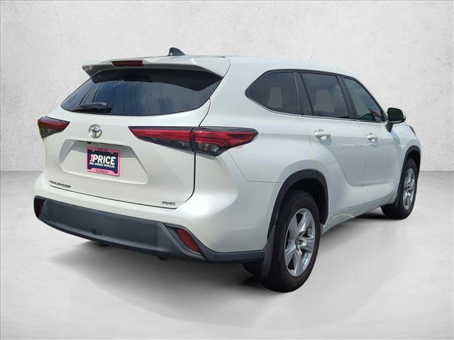 Used 2023 Toyota Highlander L AWD/4WD image 5