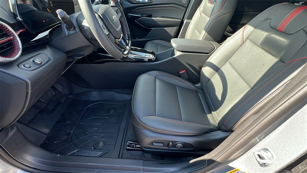 New 2026 Chevrolet Trax RS w/ Sunroof Package image 13