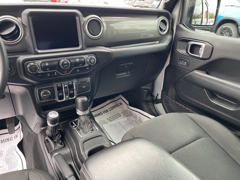 Used 2023 Jeep Gladiator Overland image 18
