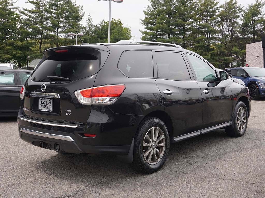 Used 2016 Nissan Pathfinder SV w/ Trailer Tow Package AWD/4WD image 7