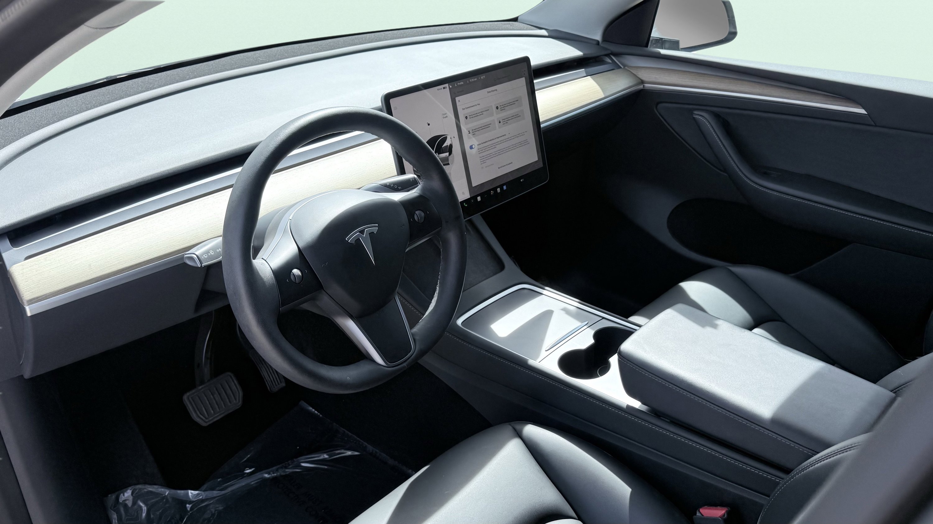 Used 2023 Tesla Model Y Long Range image 22