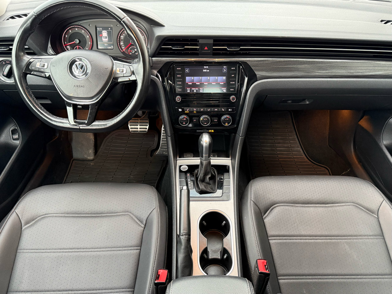 Used 2020 Volkswagen Passat 2.0T R-Line image 12
