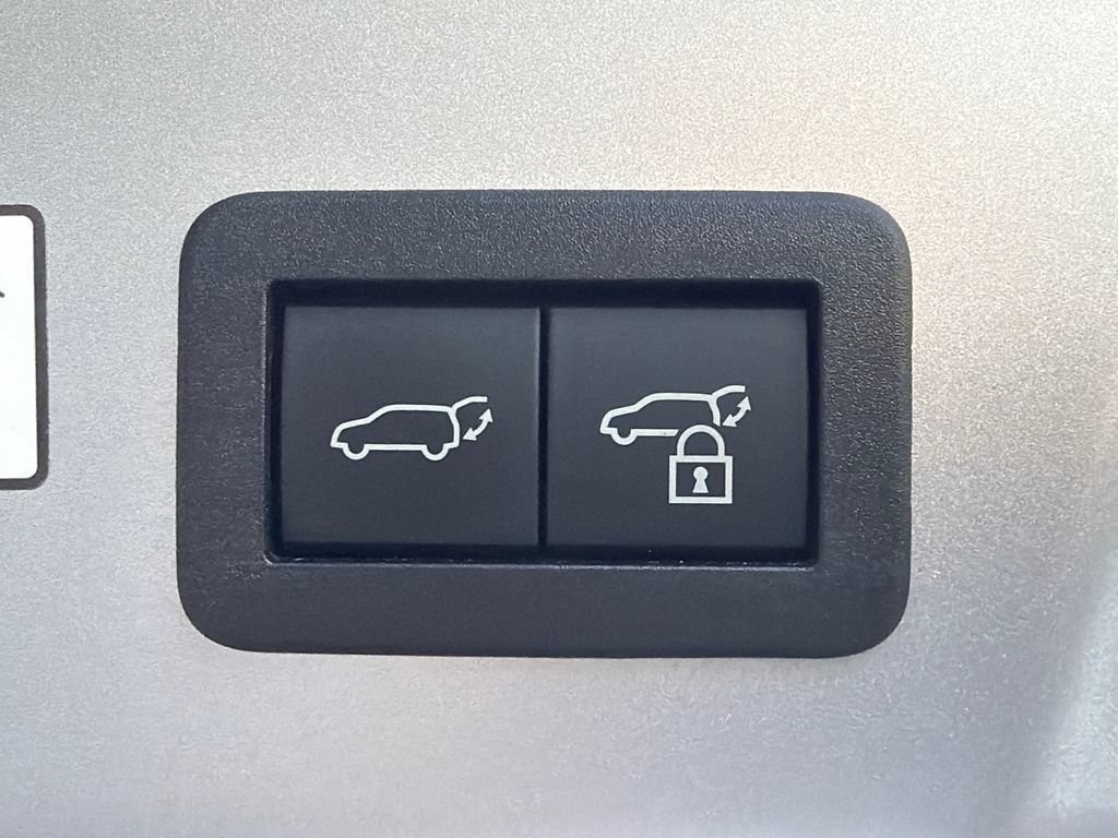 Used 2025 Toyota Prius Limited FWD image 19