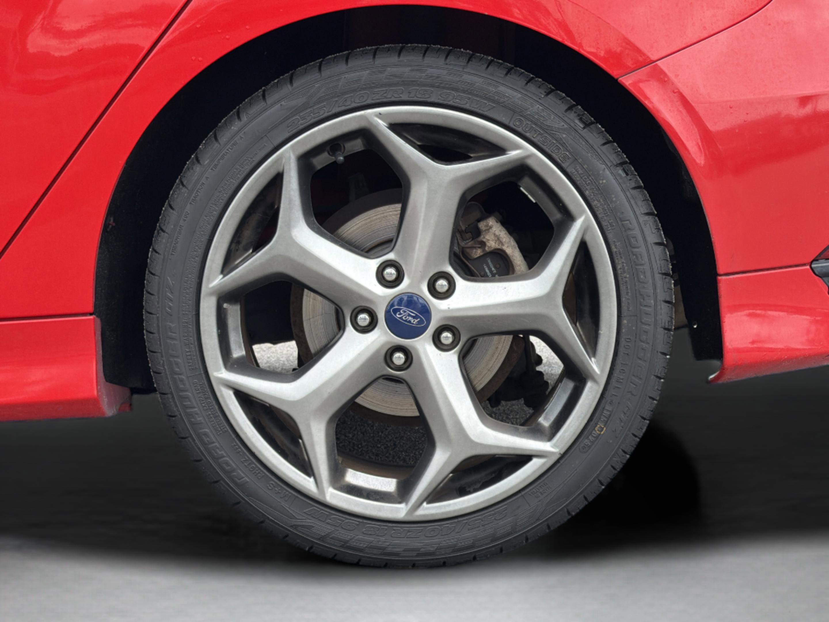 Used 2016 Ford Focus ST FWD image 25