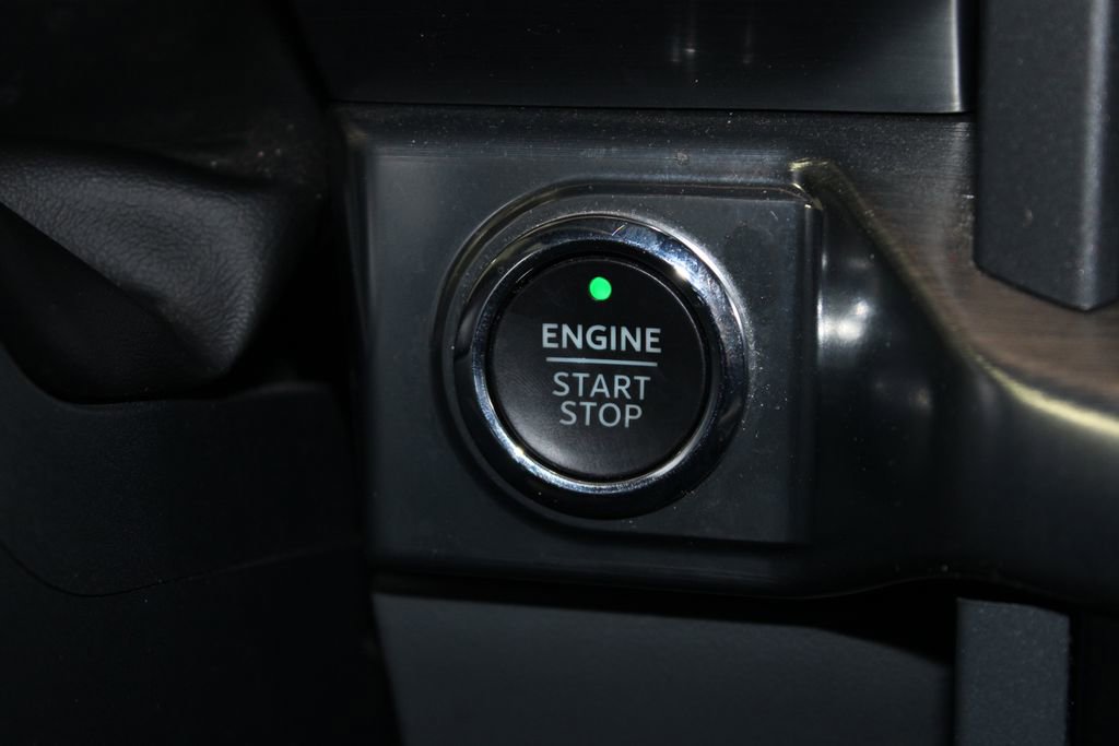 Used 2023 Ford F150 Lariat w/ Max Trailer Tow Package image 44