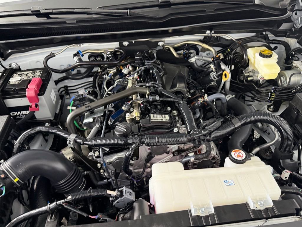 Used 2025 Toyota Tacoma SR5 AWD/4WD image 34