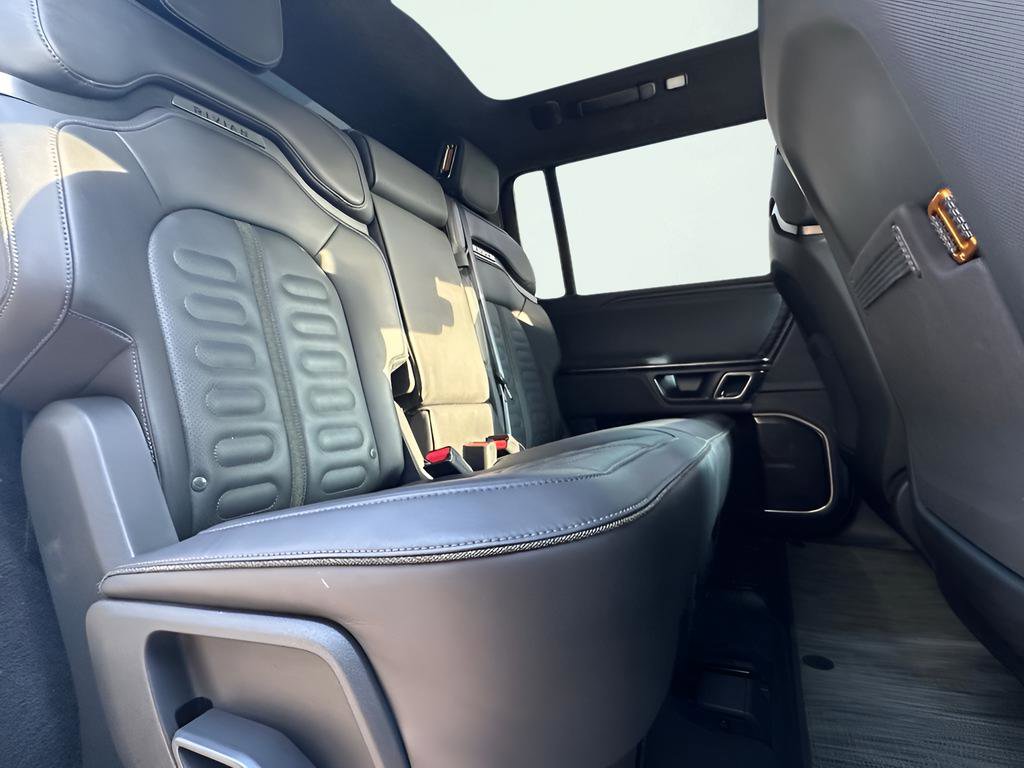 Used 2022 Rivian R1S Adventure image 34