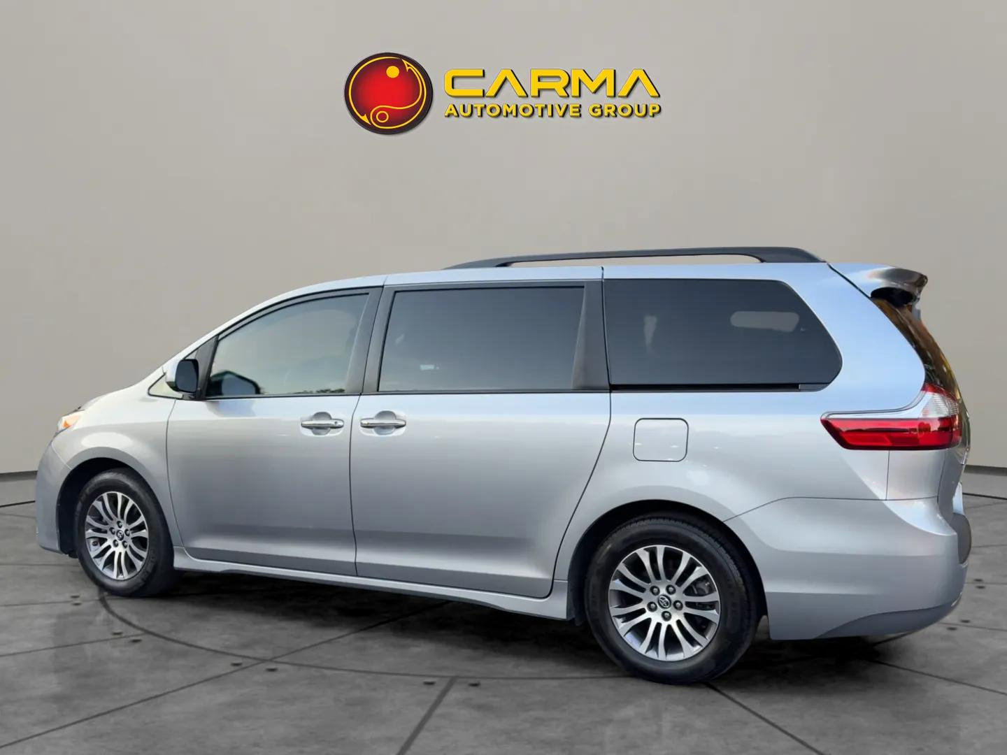 Used 2018 Toyota Sienna XLE image 4