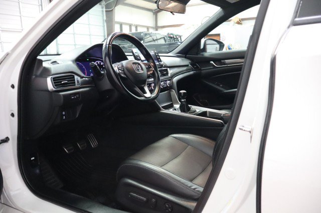 Used 2018 Honda Accord Sport image 6