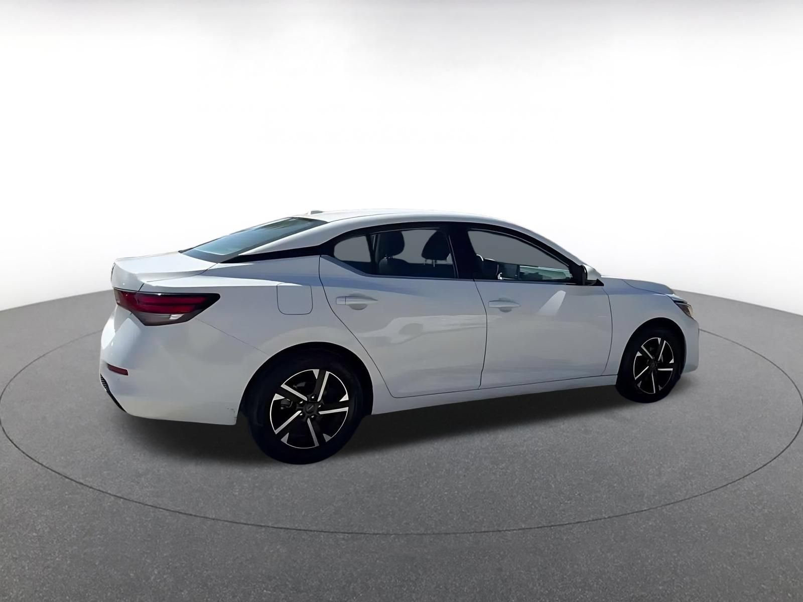Used 2025 Nissan Sentra SV FWD image 14