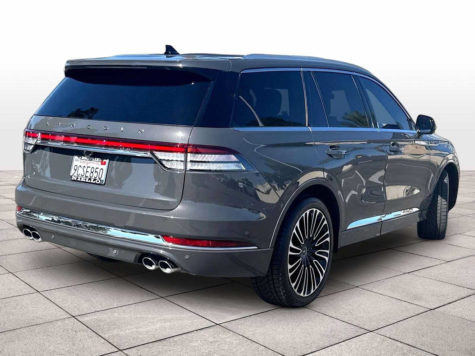 Used 2023 Lincoln Aviator Black Label AWD/4WD image 14