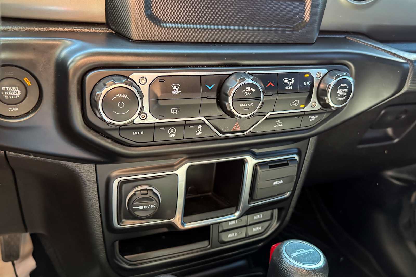 Used 2022 Jeep Gladiator Sport AWD/4WD image 19