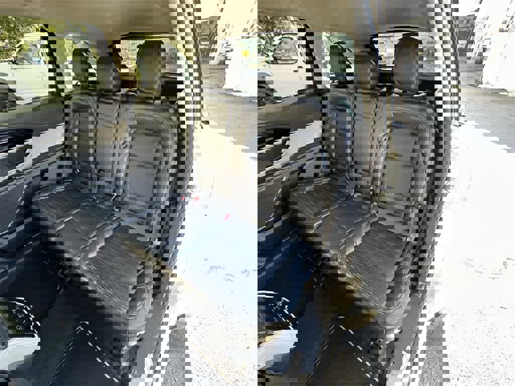 Used 2024 Lincoln Nautilus Reserve image 12