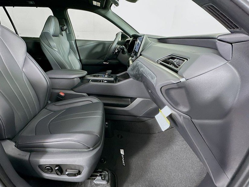 New 2026 Lexus TX 500h AWD image 34