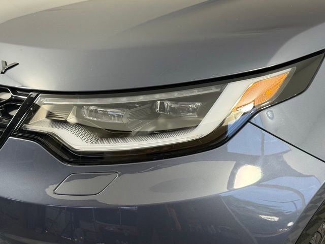 Certified 2025 Land Rover Discovery Dynamic SE AWD/4WD image 12