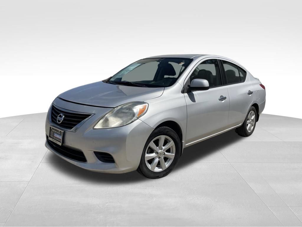 Used 2014 Nissan Versa SV w/ Convenience Package FWD image 1