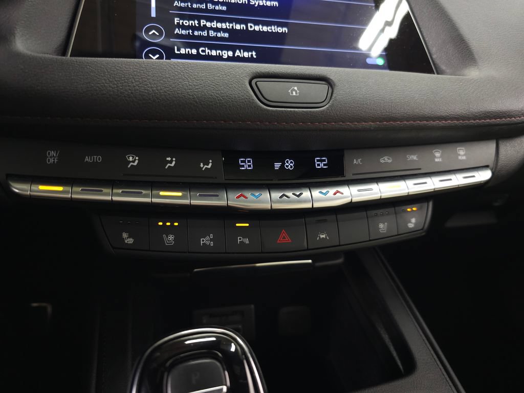 Used 2023 Cadillac XT4 Sport AWD/4WD image 33
