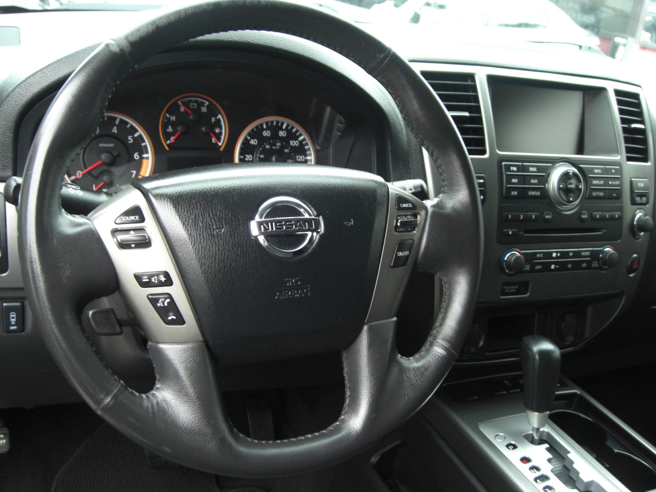 Used 2015 Nissan Armada SV image 9