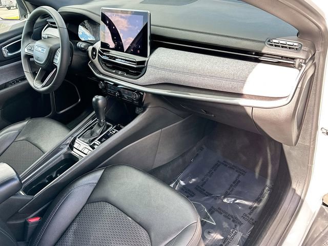 Used 2024 Jeep Compass Latitude image 27