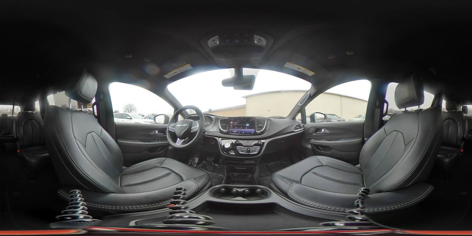 Used 2025 Chrysler Pacifica Select image 45