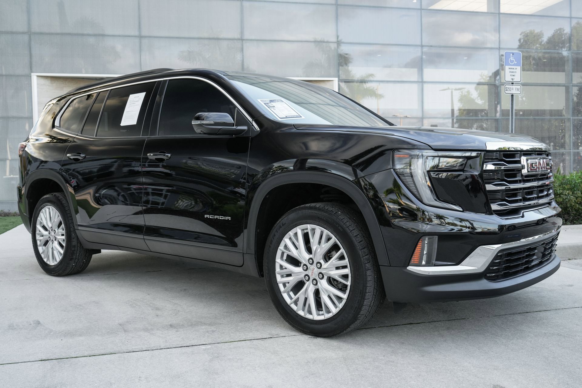 Used 2024 GMC Acadia Elevation image 3