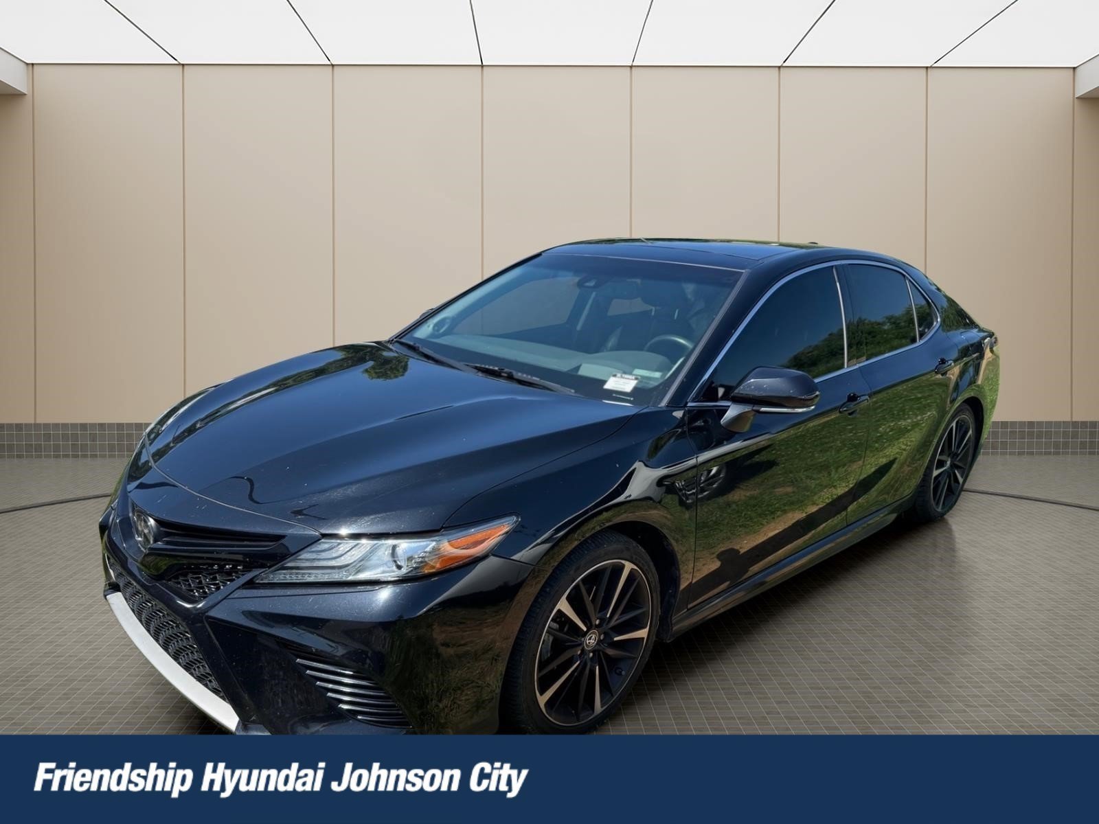Used 2019 Toyota Camry XSE FWD video 1
