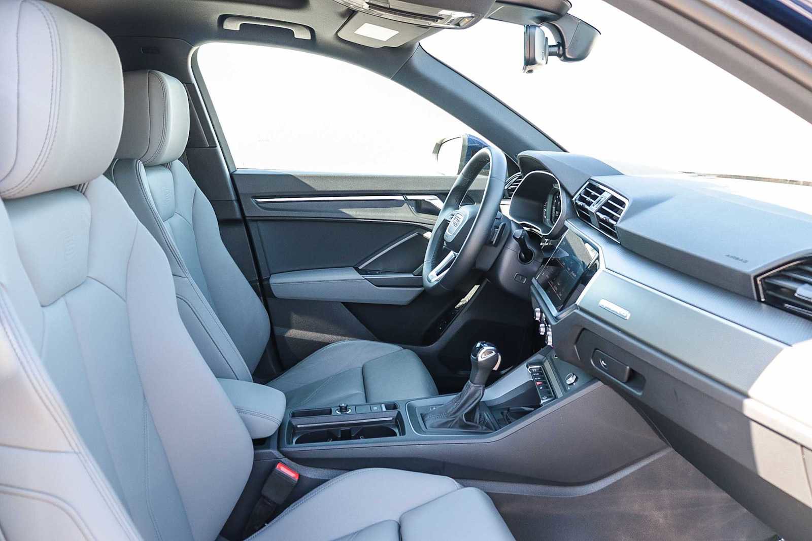 Used 2025 Audi Q3 2.0T Premium w/ Convenience Package image 21