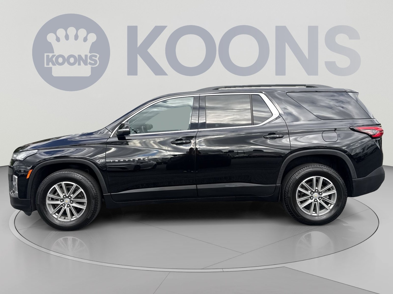 Used 2023 Chevrolet Traverse LT FWD image 7