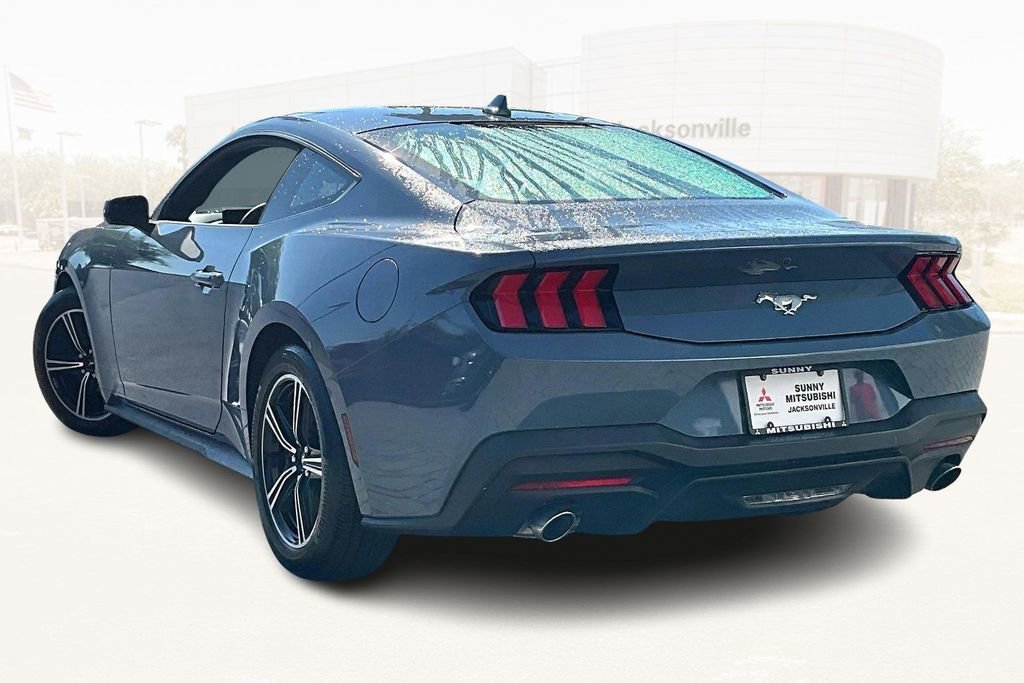 Used 2024 Ford Mustang Coupe RWD image 4