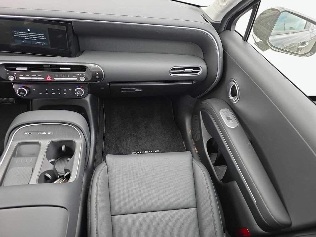 Certified 2026 Hyundai Palisade SEL FWD image 16