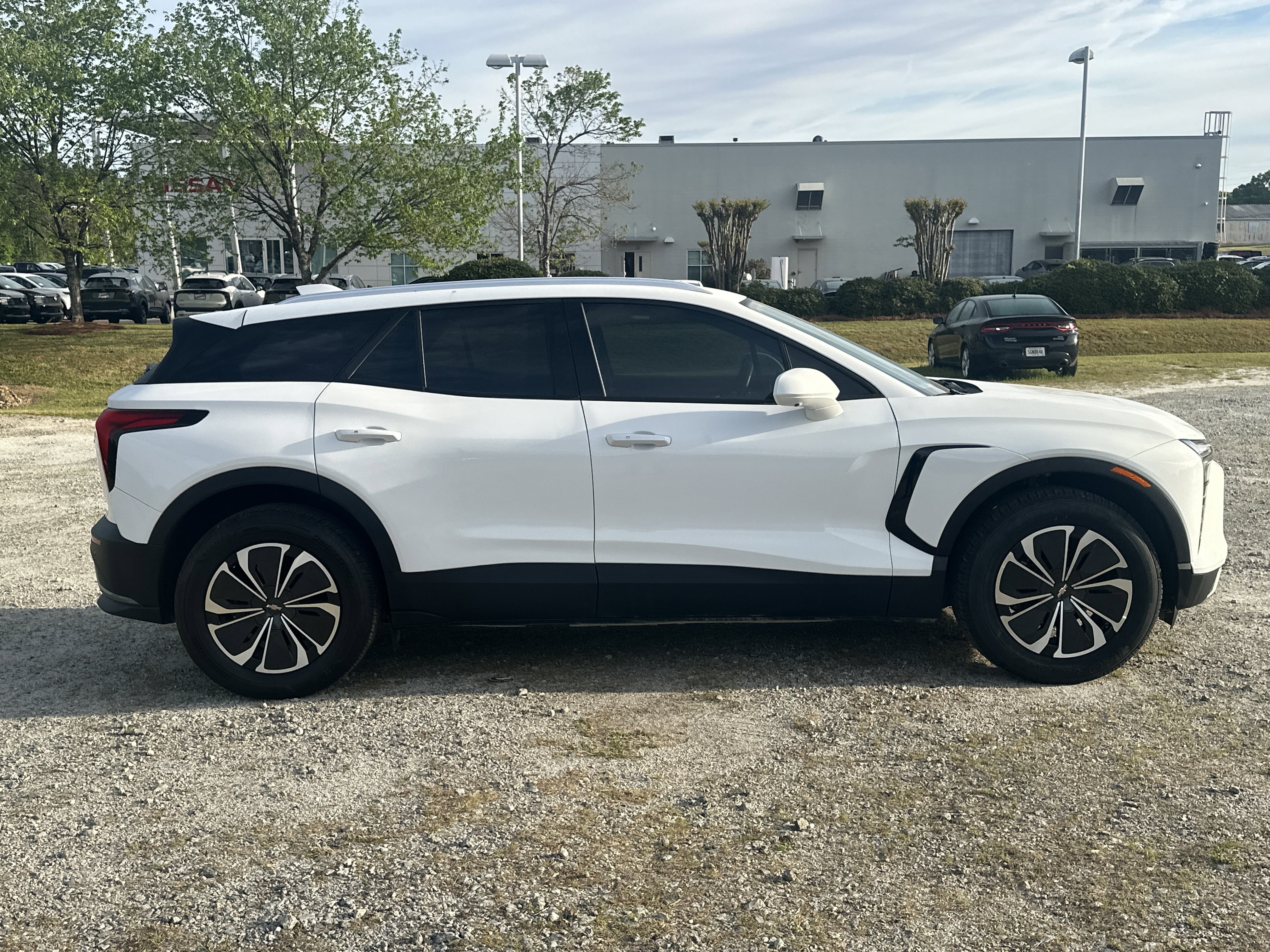 Used 2025 Chevrolet Blazer EV LT AWD/4WD image 4