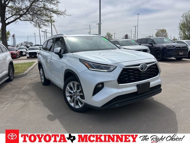 Used 2023 Toyota Highlander Limited image 1