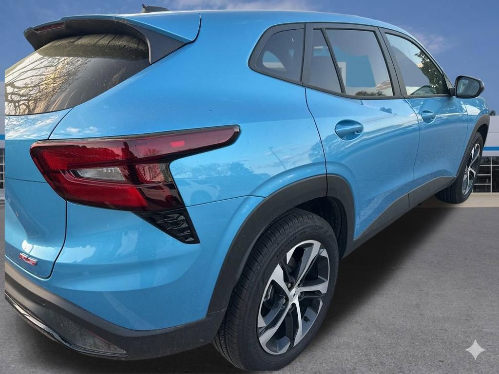 Used 2025 Chevrolet Trax RS w/ Driver Confidence Package image 5