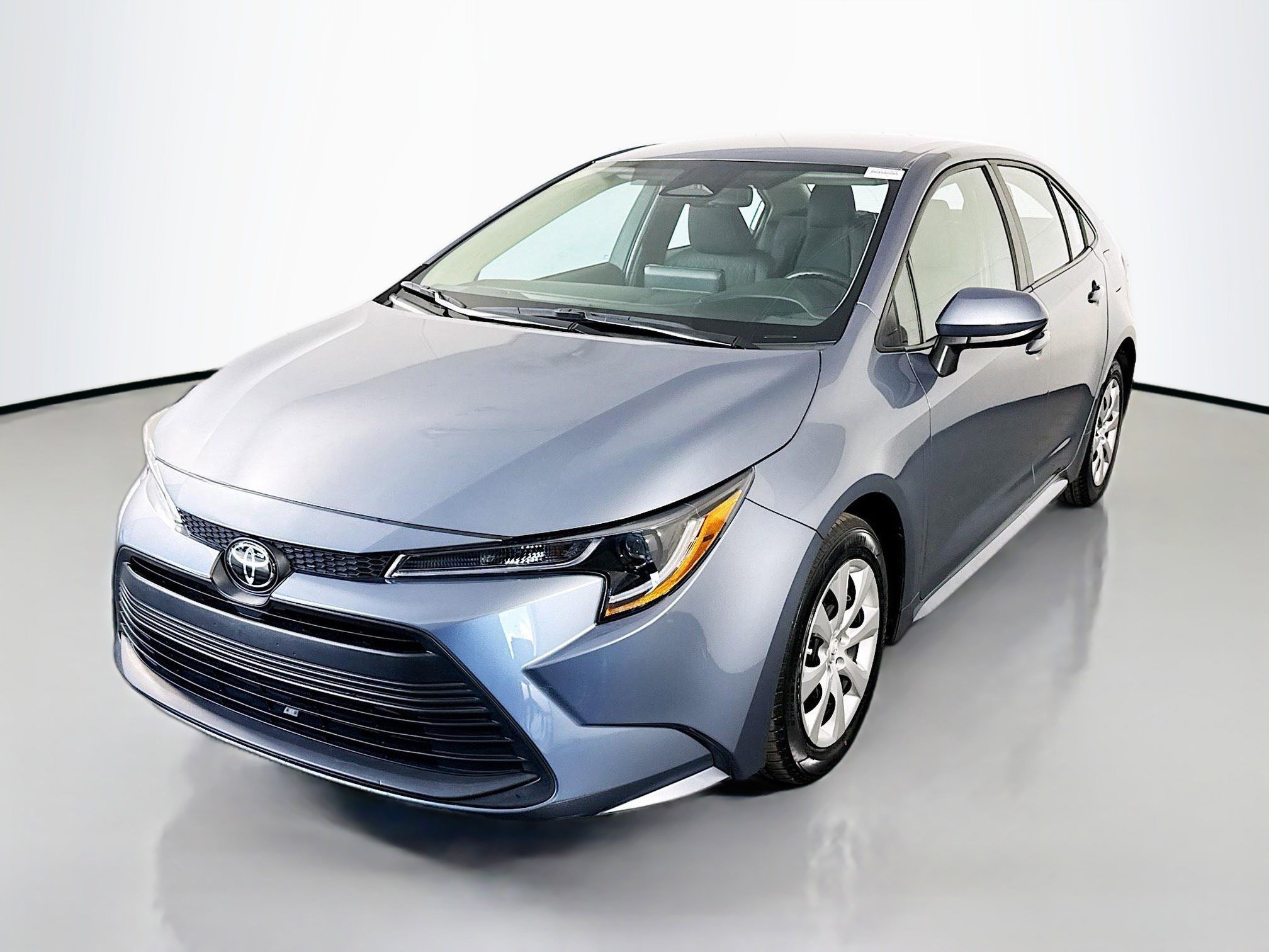 Used 2024 Toyota Corolla LE FWD image 4