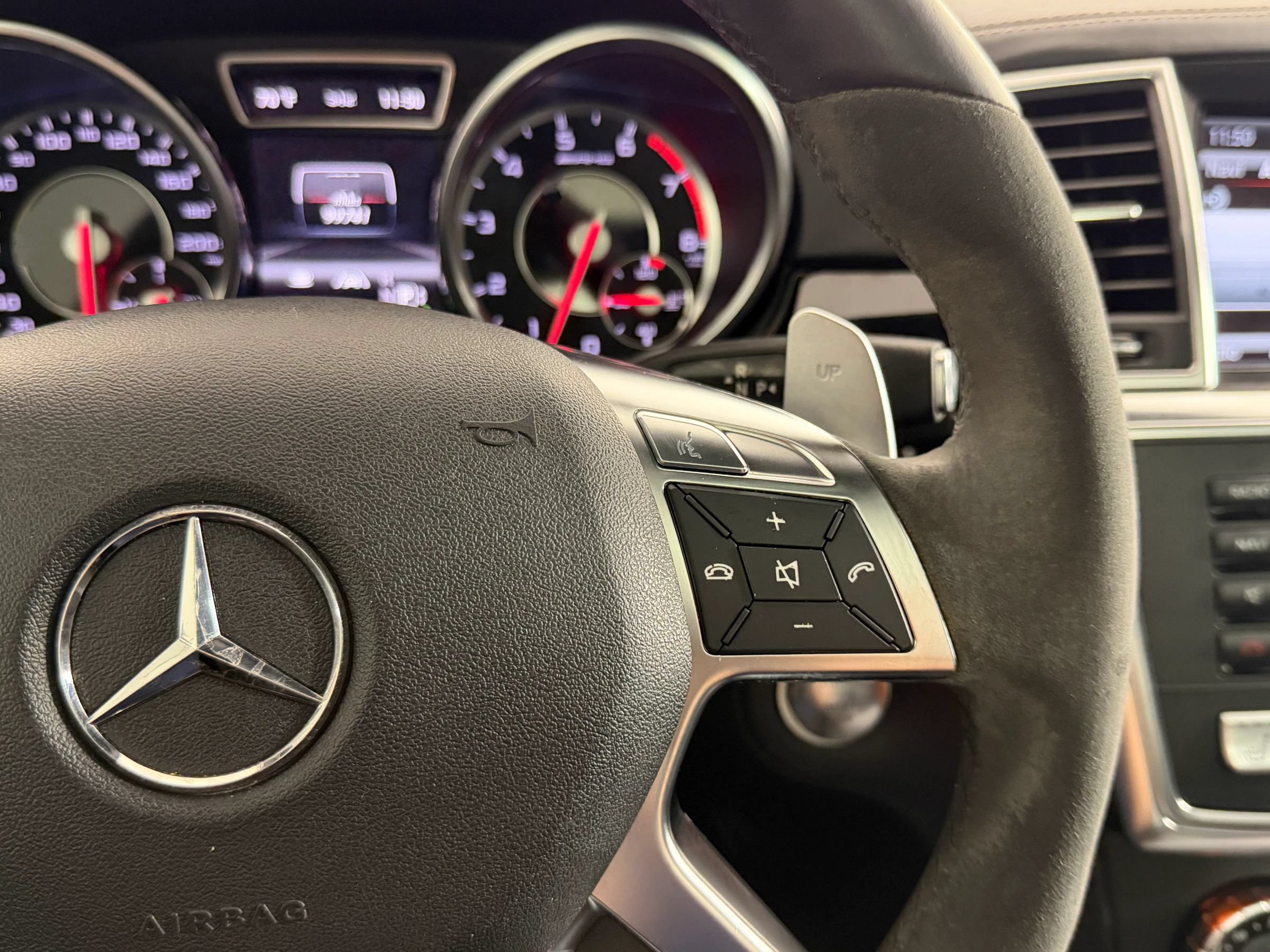 Used 2013 Mercedes-Benz ML 63 AMG 4MATIC image 25