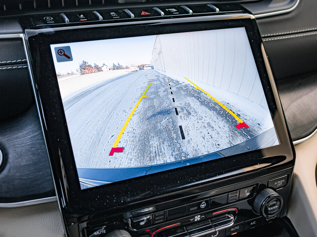 Used 2024 Jeep Grand Cherokee Limited image 36