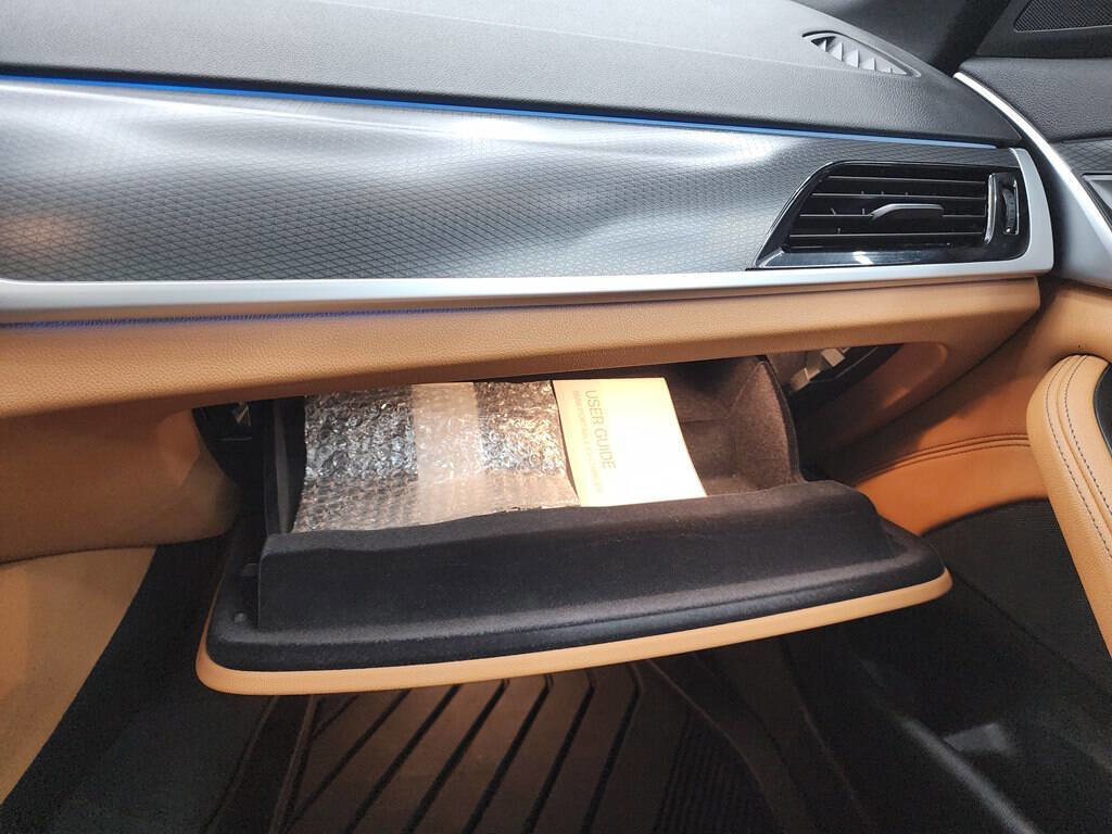 Used 2023 BMW 530e w/ M Sport Package image 30