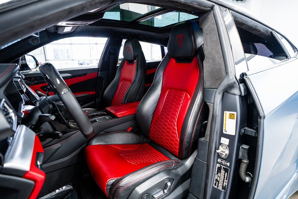 Used 2020 Lamborghini Urus image 44