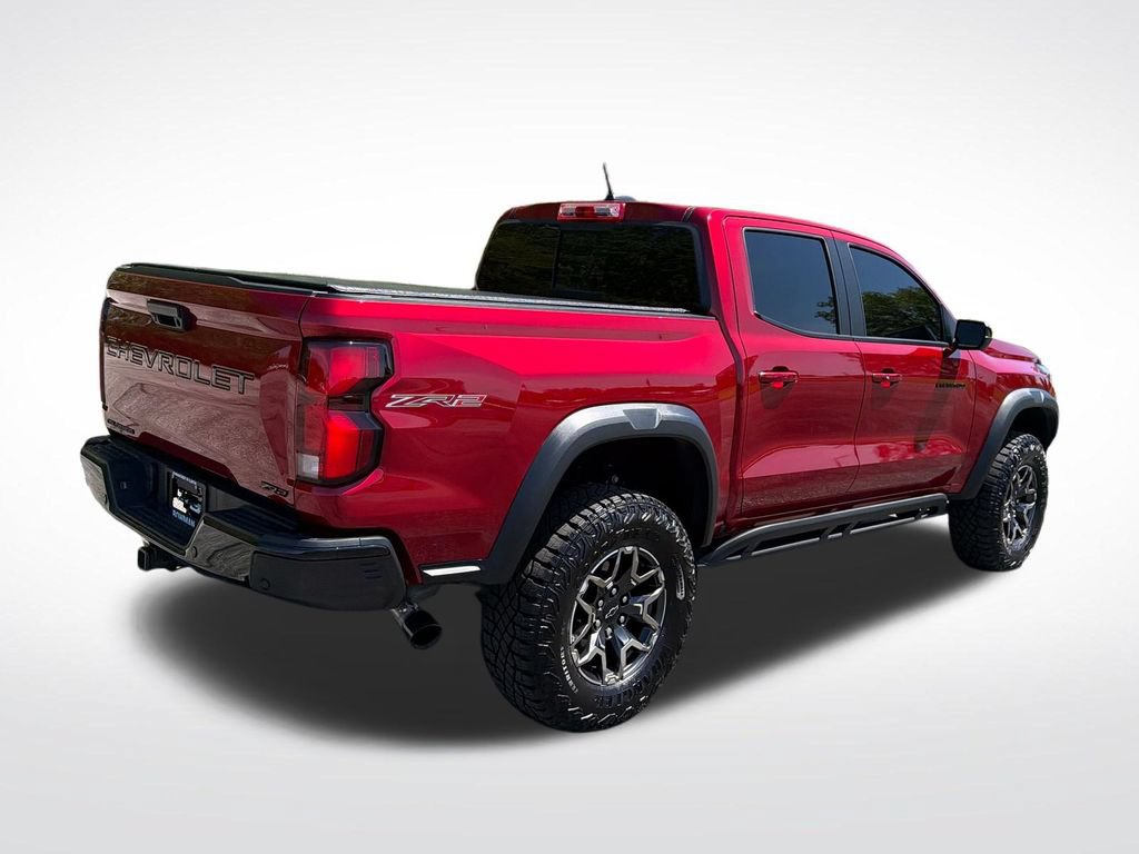 Used 2025 Chevrolet Colorado ZR2 w/ Technology Package AWD/4WD image 6