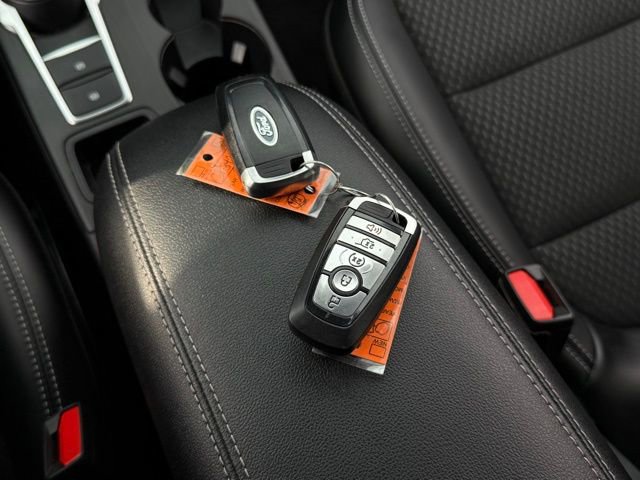 Used 2023 Ford Escape SE image 5